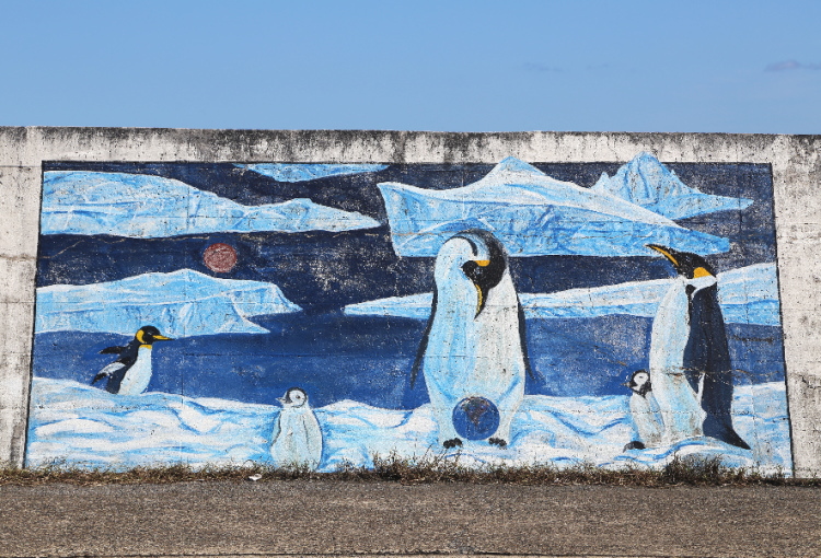 南極のペンギンが描かれた1000人画廊の作品